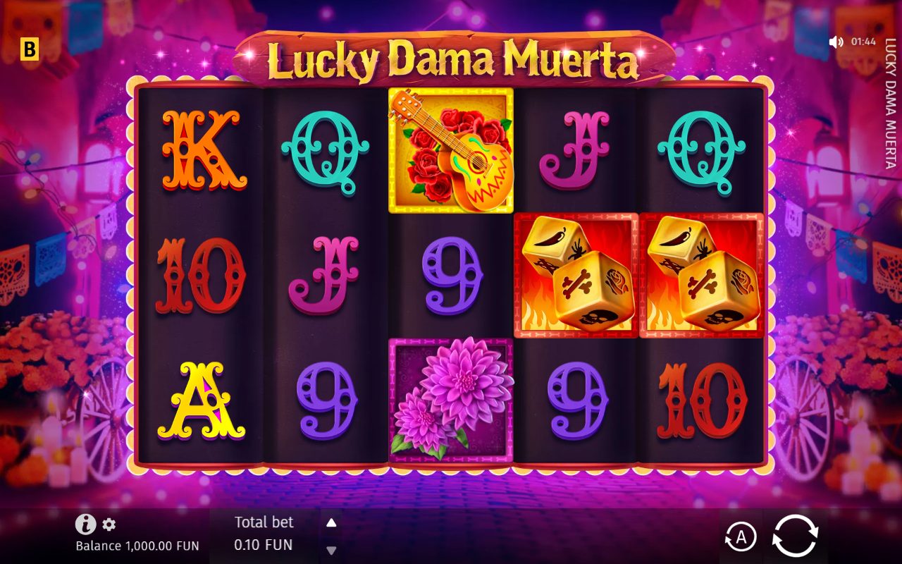 Lucky Dama Muerta base game reels