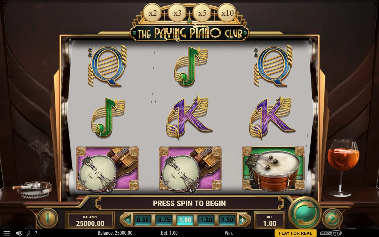 The Paying Piano Club base game reels
